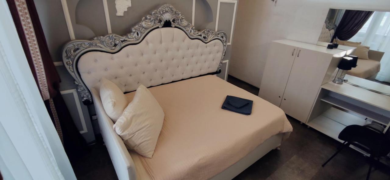 Inessa Center Guest Penthhouse Lägenhet Chişinau Exteriör bild